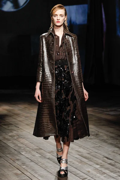 Look 44